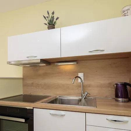 And Alen Apartmán