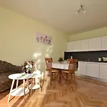 Apartament And Alen Duće